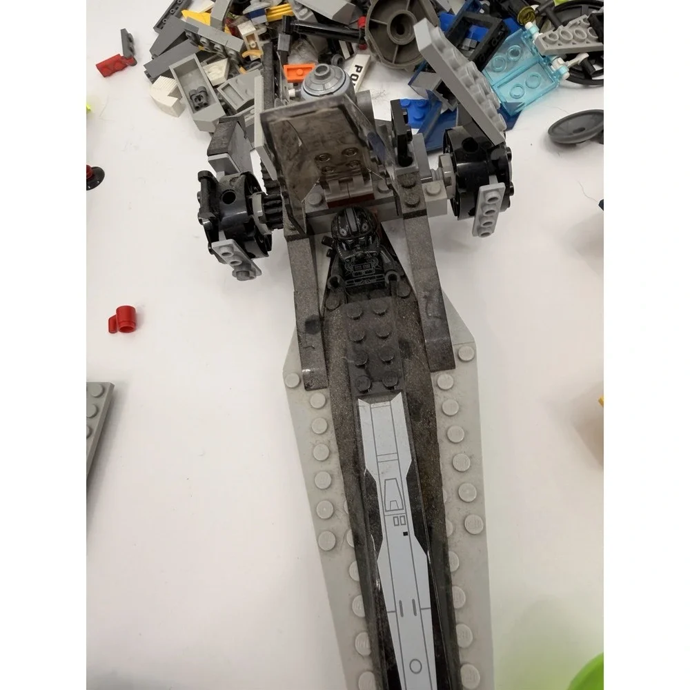 LEGO Miscellaneous Lot Assorted Bricks and Pieces/ Minifig Star Wars Jets Parts - Picture 12 of 13